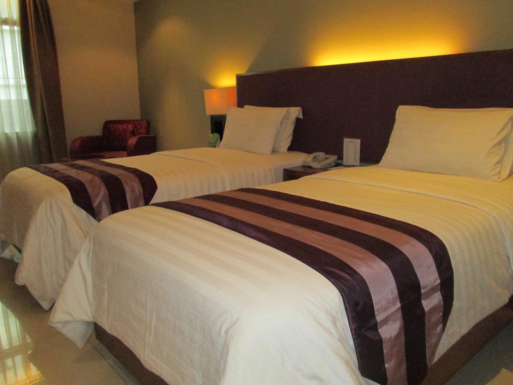 Anggrek Shopping Hotel Bandung Exterior photo
