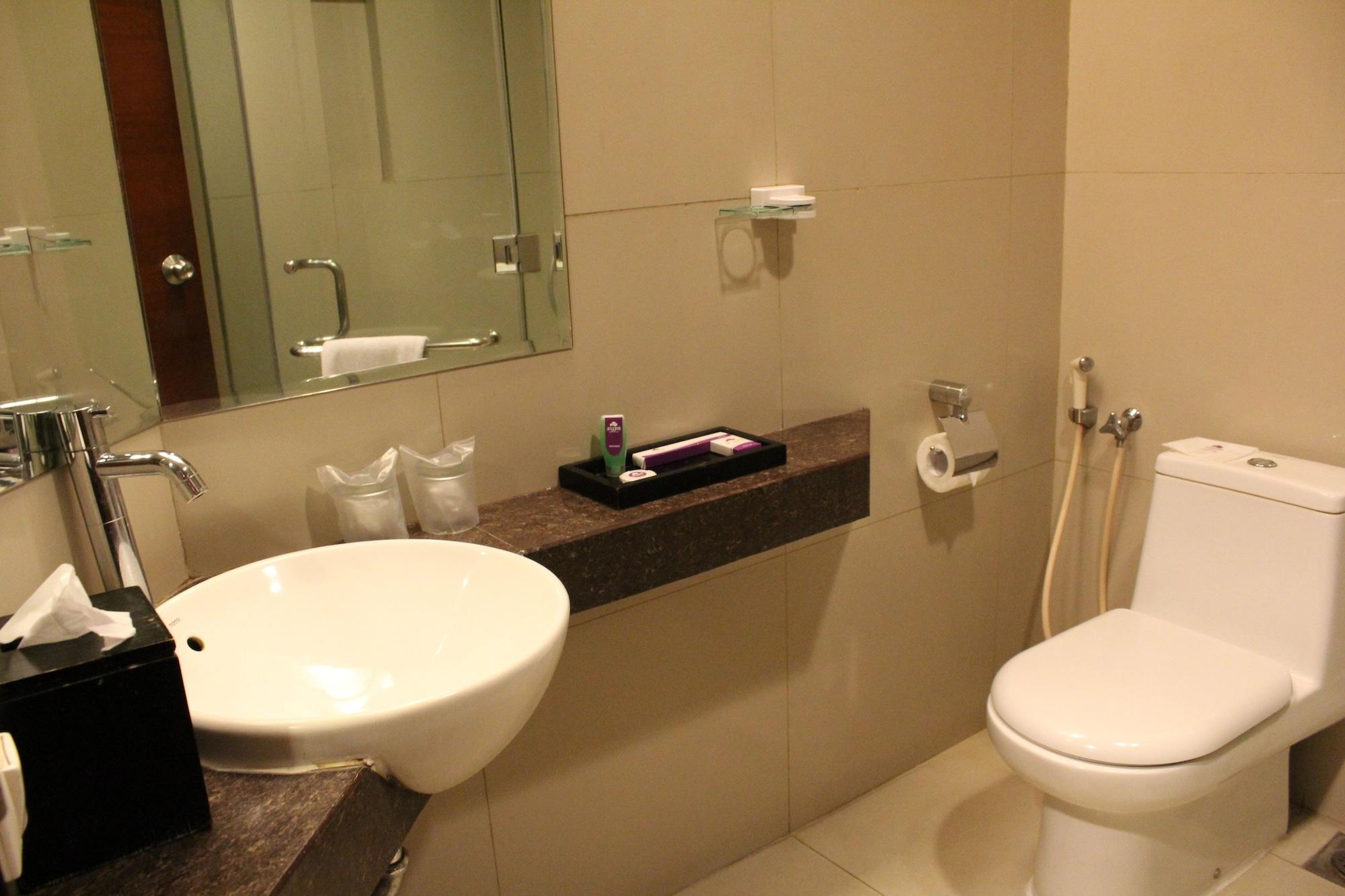 Anggrek Shopping Hotel Bandung Exterior photo