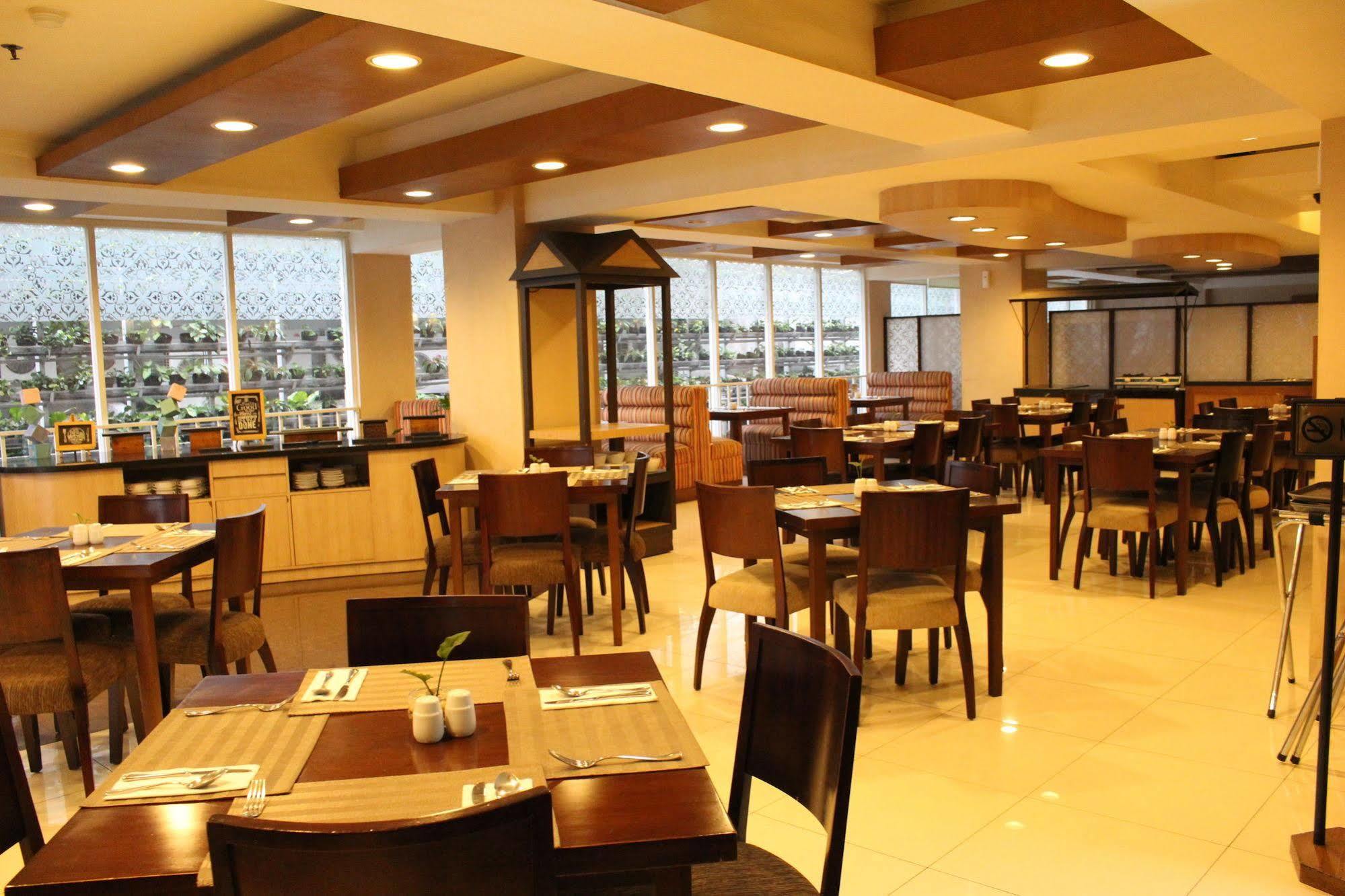 Anggrek Shopping Hotel Bandung Exterior photo