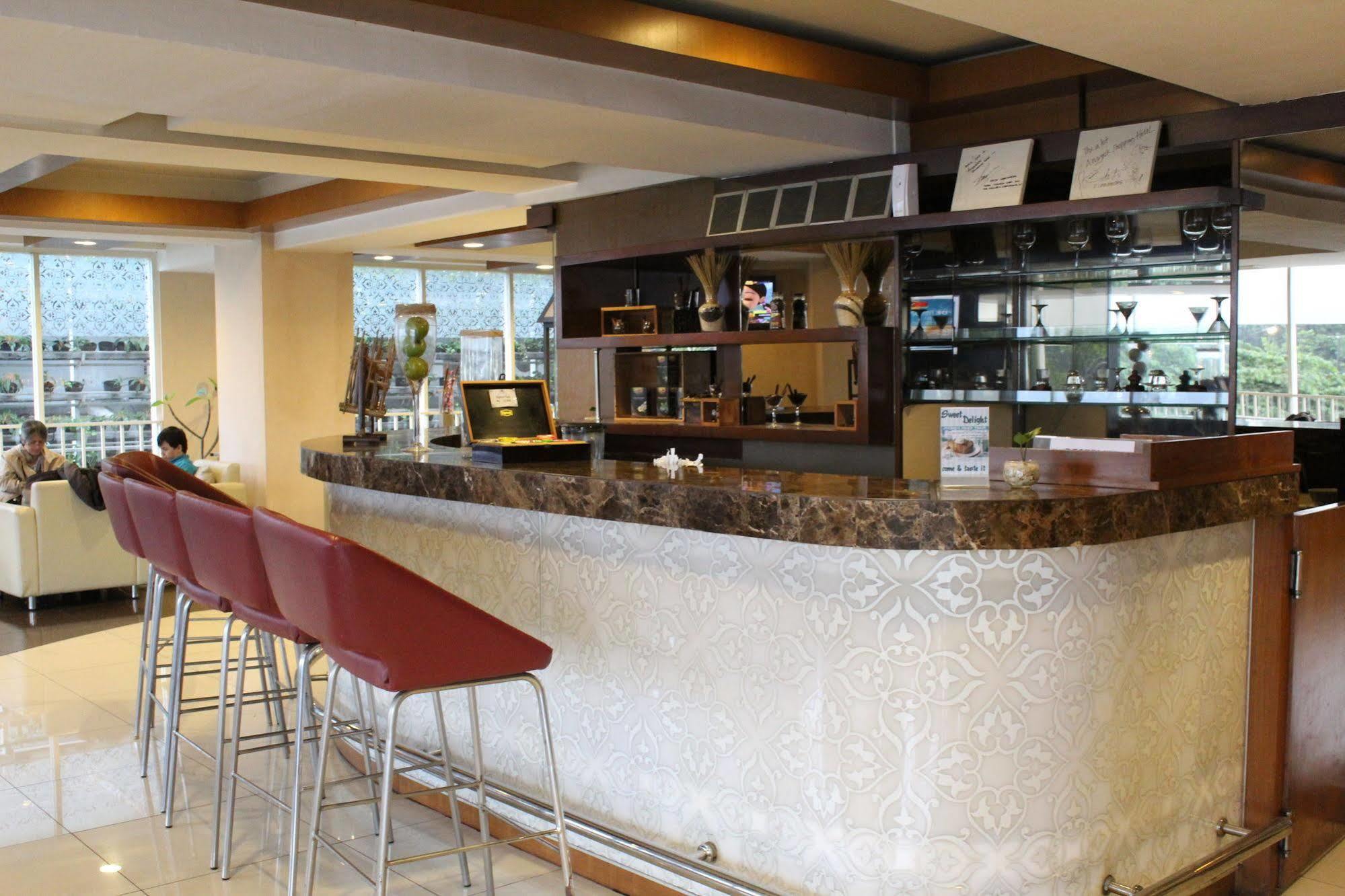 Anggrek Shopping Hotel Bandung Exterior photo